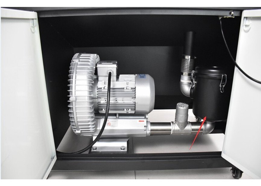 Débavureuse manuelle avec table à vide aspirante – Polissage et Ébavurage – Disque ø150 mm, Moteur 5,8 kW 400 V MW-Tech - 7