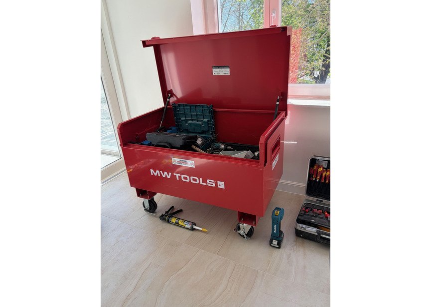 Intervention à l'étage via un ascenseur de 100 x 130 cm