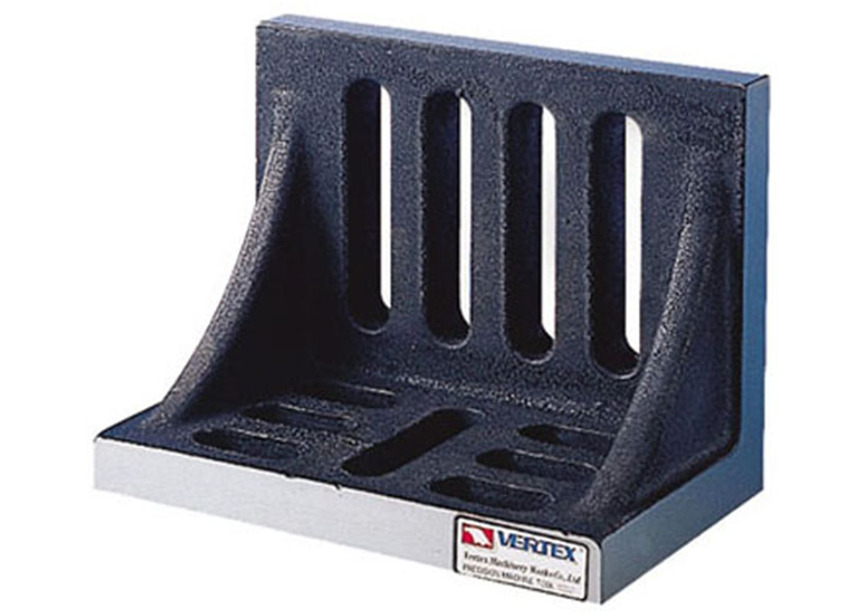 Équerre de fixation avec nervures de renfort Vertex