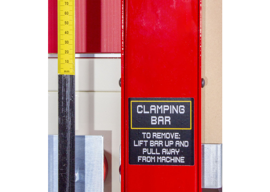 Barre de pression pour panneaux fins