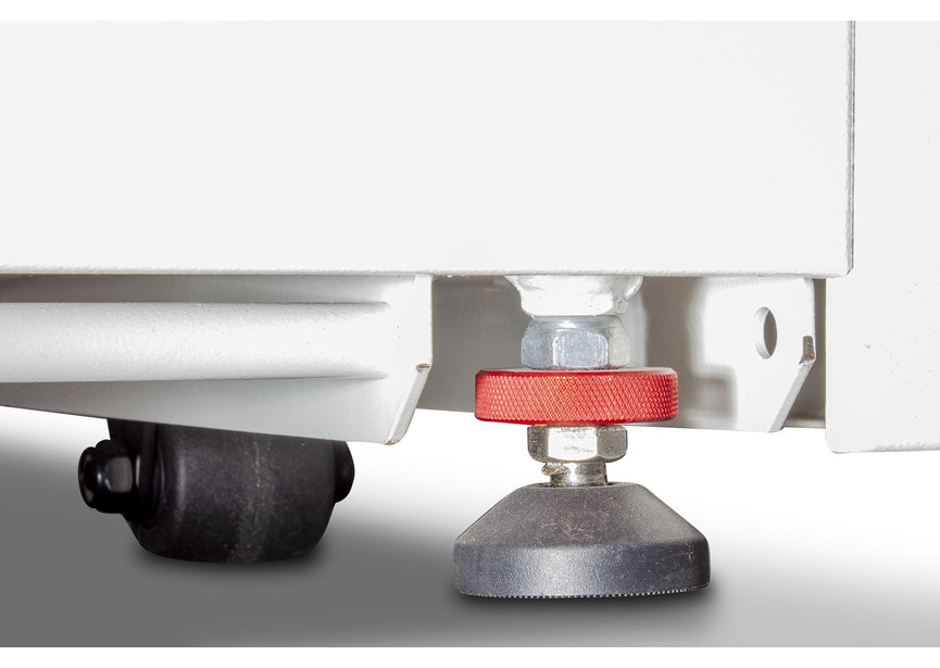 Pieds réglables pour une stabilité optimale