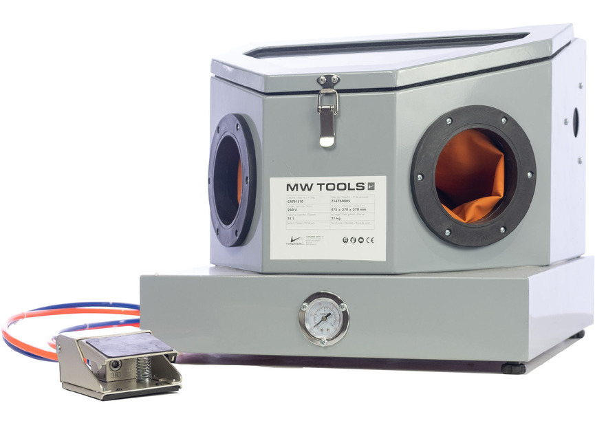 Mini sableuse d'établi 35 L idéale pour petites pièces MW Tools