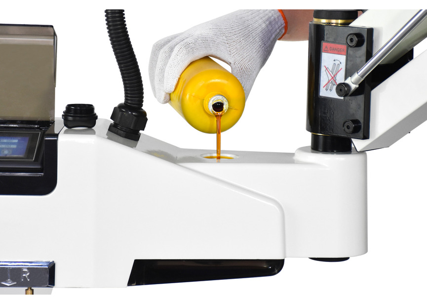 Bras de taraudage électrique M6 à M24 écran tactile PLC servo 1,2 kW 230V  système de soufflage et lubrification auto MW-Tech - 3