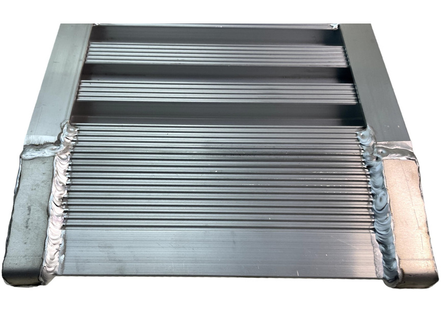 Jeu de rampes courtes aluminium 3000kg 930x300mm largeur utile 240mm MW Tools - 9