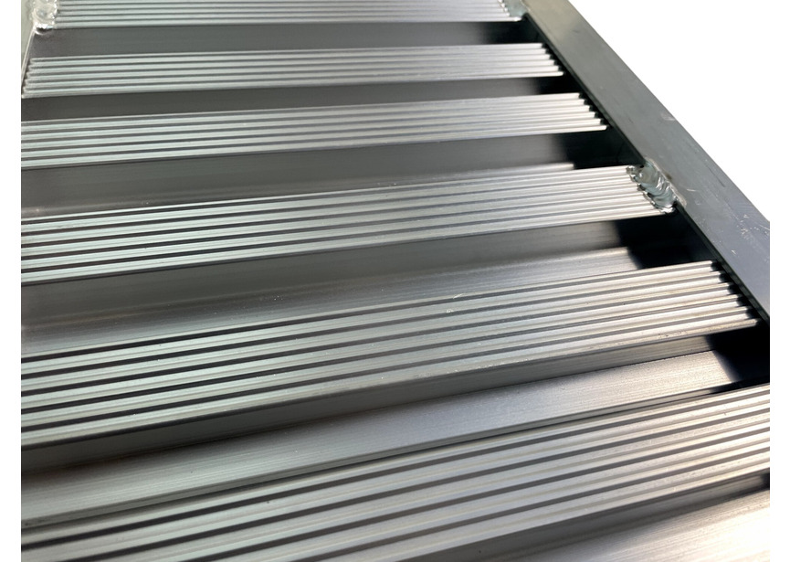 Jeu de rampes courtes aluminium 3000kg 930x300mm largeur utile 240mm MW Tools - 10