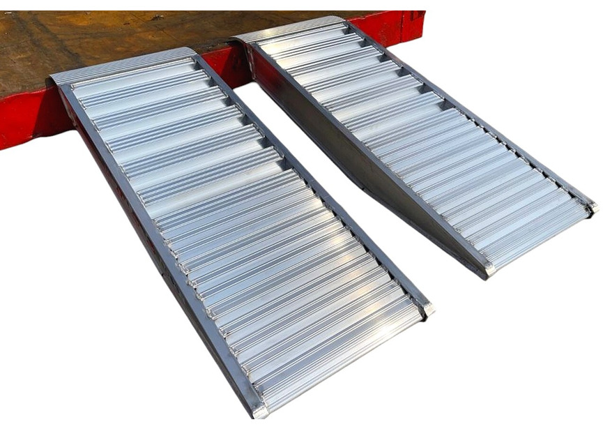 Jeu de rampes courtes aluminium 3000kg 930x300mm largeur utile 240mm MW Tools - 4